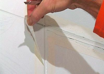 Как сделать невидимой щель между кафельной плиткой на люке и стене
