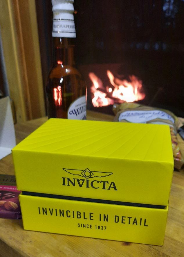 Invicta часы